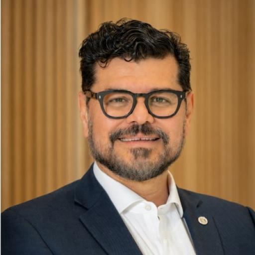 Dr. Ricardo Swain Oropeza